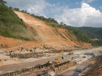 Trung Quốc tiếp tục xây đập thủy điện tại Cam Bốt