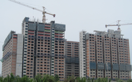 Dự án ngoại nhập cuộc đua hạ giá