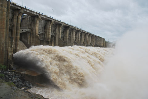 Phát ngôn&Hành động: Khen thì phổng mũi, chê thì..."đòi lại công bằng"