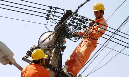 Bị 'loại cuộc chơi' vì chào điện giá cao