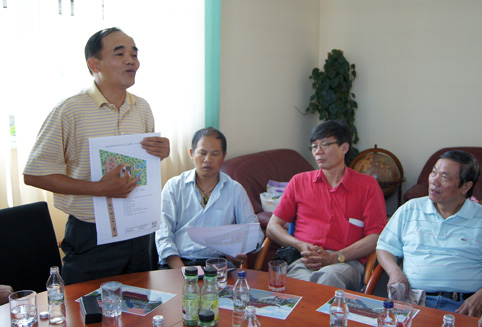 Trao đổi  với ông Hoàng Mạnh Huê về ngôi chùa tương lai của Cộng đồng