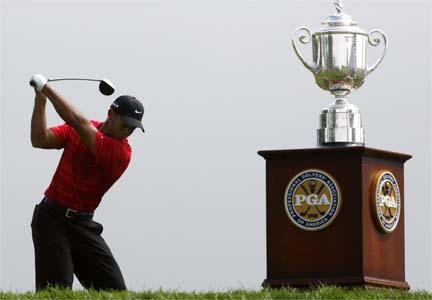 Tiger Woods: Sụp đổ một huyền thoại vì bê bối tình ái