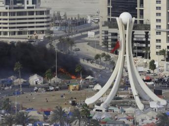 Cảnh sát Bahrain kiểm soát thủ đô Manama, sau vụ tấn công đẫm máu