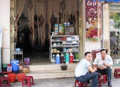 Cà phê, giải khát thi nhau phá sản