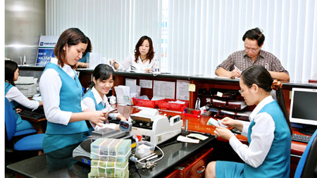 Standard & Poor's đánh tụt bậc tín nhiệm nợ công của Việt Nam