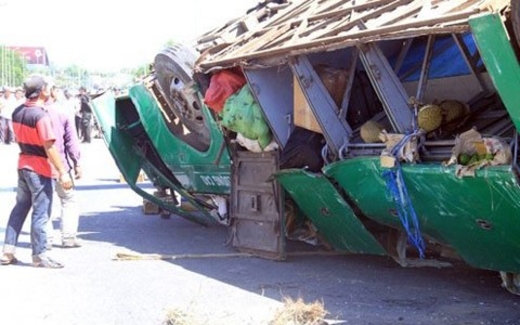 "Lỗ hổng" pháp lý nhìn từ các vụ tai nạn giao thông nghiêm trọng