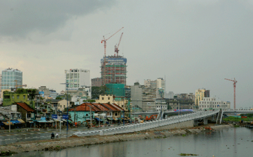 Giải cứu từ... chính sách