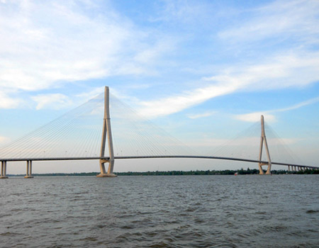 Cầu dây văng dài nhất Đông Nam Á trước ngày thông xe