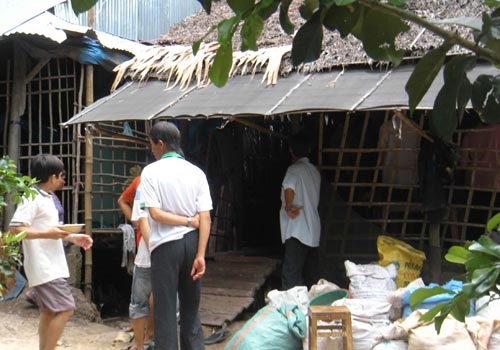 Chữa bệnh “sặc mùi”... mê tín