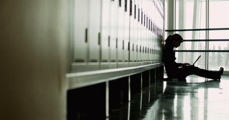 Đại học Việt Nam: "Chân không tới đất..."