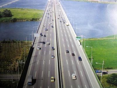 Thông xe tạm đường bộ cao tốc đầu tiên của Việt Nam