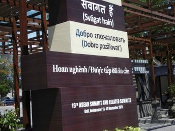 ASEAN Bali: Đồng thuận về Miến Điện, tranh luận về Biển Đông