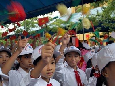 Hiệu trưởng xuất ngoại..."lợi hay hại, lợi hay hại"?