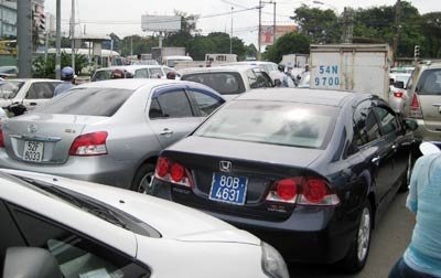 Thu phí xe hơi vào trung tâm TP HCM: Ý tưởng khó khả thi