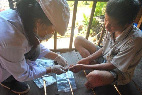 Ngành y tế "bó tay" trước bệnh lạ?