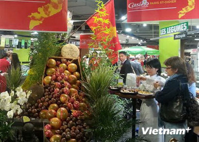 Hàng hóa Việt Nam "đổ bộ" vào siêu thị ở thủ đô của Pháp