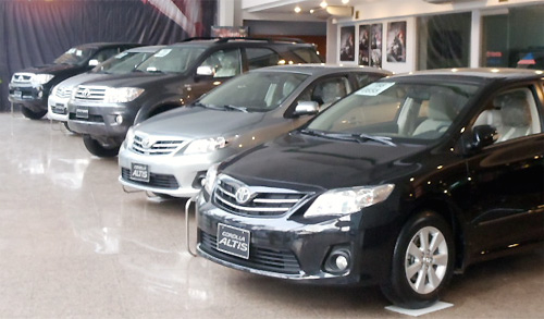 Ôtô tồn kho cả chục ngàn chiếc