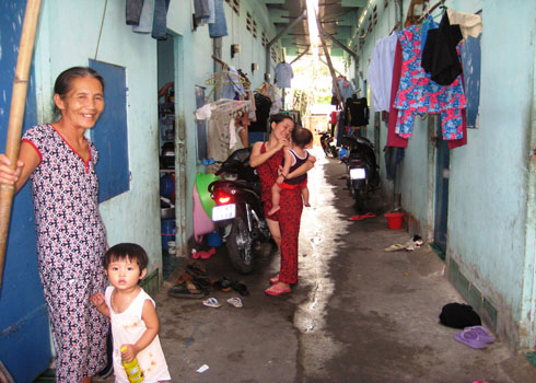 Đành lòng ăn Tết nơi đất khách