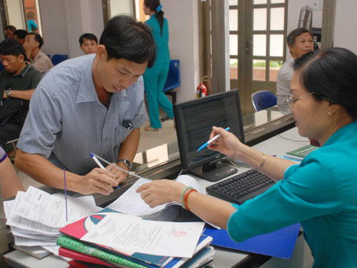 Chứng thực giao dịch nhà đất: Quy về một mối