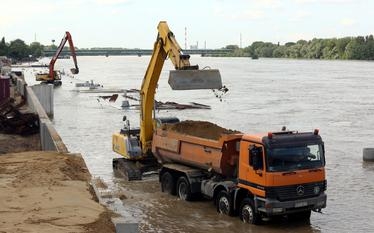 Đợt nước lũ trên sông Wisła đã tràn qua Warszawa.