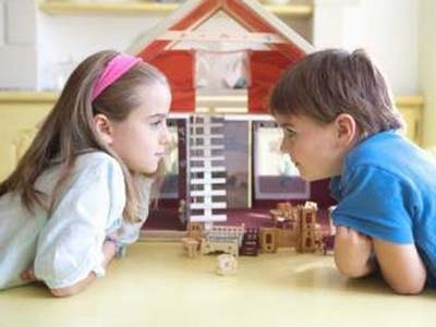 Vì đâu trẻ nữ dậy thì sớm?