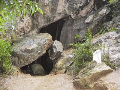 Lại chuyện 'nước thánh' chữa bách bệnh