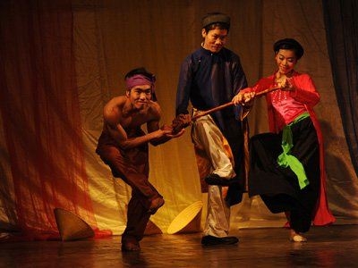 Diễn viên có cần giỏi văn và ngoại ngữ?