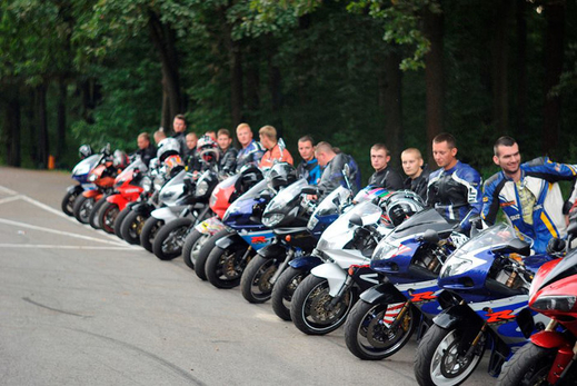 Không cho phép nhóm người Nga diễu hành xe máy qua Ba Lan