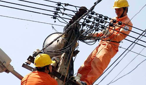 Cáo lỗ nặng, EVN lại đòi tăng giá điện?