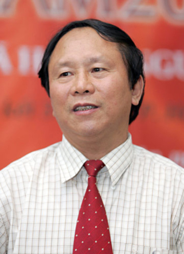 “Cha đẻ Hoa hậu” đang tuyệt tình với "con" của mình?