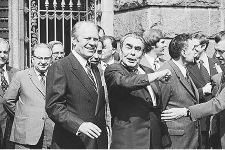 Đảng cộng sản Liên Xô sụp đổ vì xa rời quần chúng