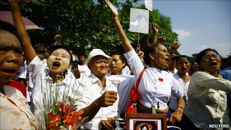 Miến Điện thả bà Aung San Suu Kyi