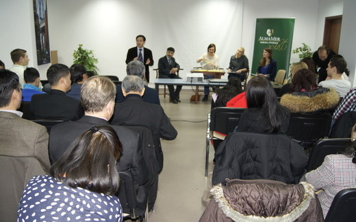 Chiếu phim „Hà Nội-Warszawa” ở đại học Almamer.