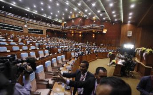 Đối lập dọa tổng đình công chống Hun Sen