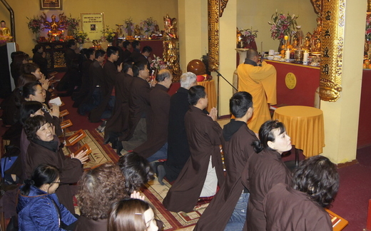 Đại sứ quán Việt Nam tại Ba Lan mở sổ tang, tổ chức Lễ viếng Đại tướng Võ Nguyên Giáp.