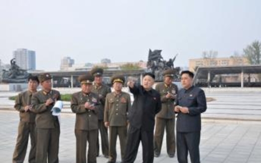 Kim Jong Un bãi chức một lão tướng cận thần của cha