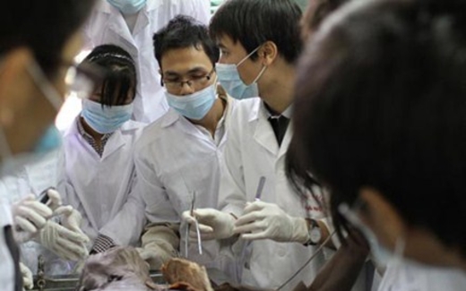 ĐH Y Hà Nội đề xuất tuyển chỉ tiêu ngoài ngân sách: Cuộc chơi của “con nhà giàu học giỏi”?