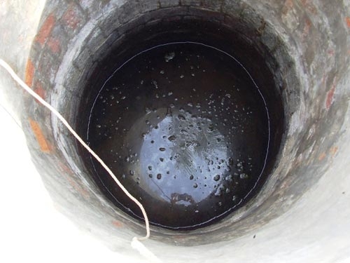 “Bão titan” làm khổ xóm nghèo