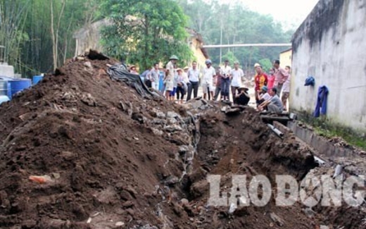 Vụ chôn thuốc trừ sâu: 421 triệu đồng có thoát trách nhiệm hình sự?