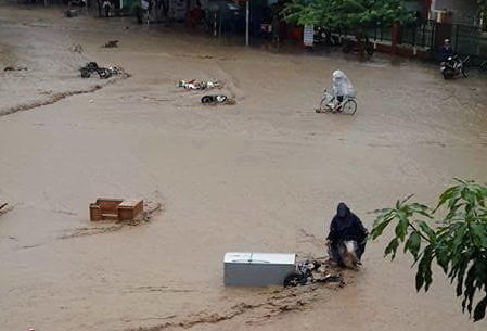 Ngày mưa lũ tang tóc ở miền Bắc