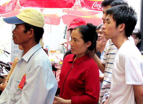 Quán cơm 2.000 đồng giữa lòng Sài Gòn