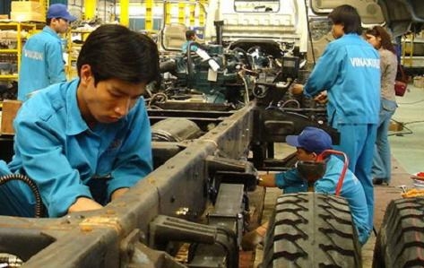 Vì thiếu lốp mà không bán được ô tô