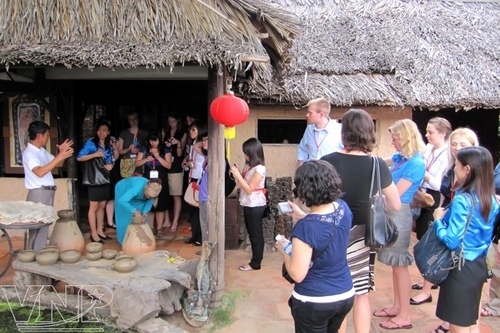 Làng nghệ sĩ Hàm Long