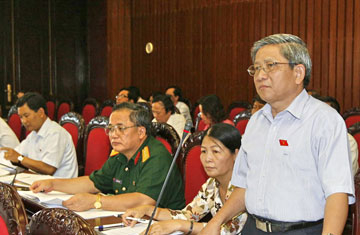 Đại biểu Quốc hội “thiếu chân tay”
