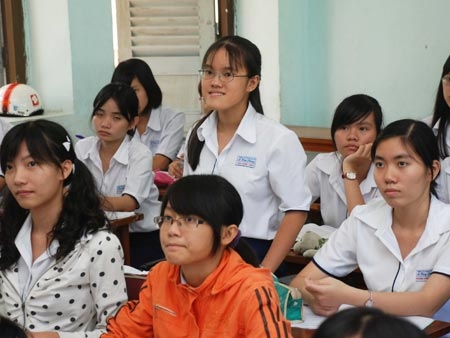 Bỏ thi ngoại ngữ: Một bước lùi !