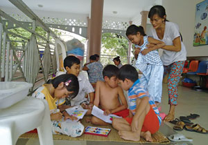 Không có tiền ăn lấy gì “đồng chi trả”!