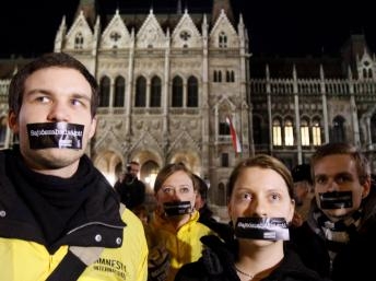 Hành vi kiểm duyệt thông tin của Chính quyền Hungary bị vạch trần