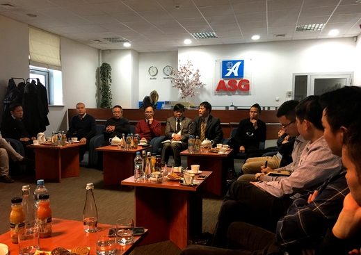 Đoàn công tác của ĐSQ Việt Nam tại Ba Lan gặp gỡ với Hiệp hội WKC và đại diện bà con người Việt buôn bán tại Wólka Kosowska.