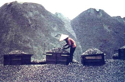 PN&HĐ: Người hùng bị đình chỉ và xuất -nhập kiểu 'chập mạch"