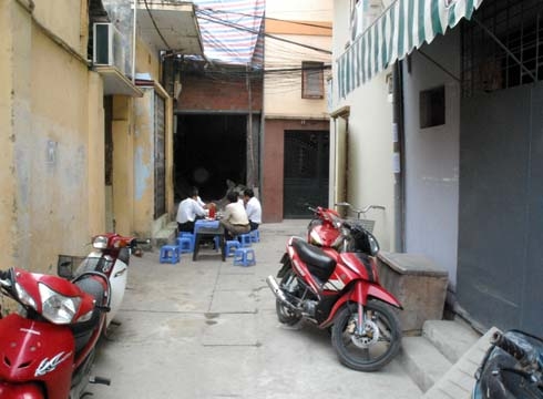 Thiếu úy cảnh sát tham gia vụ giang hồ đi xe BMW truy sát
